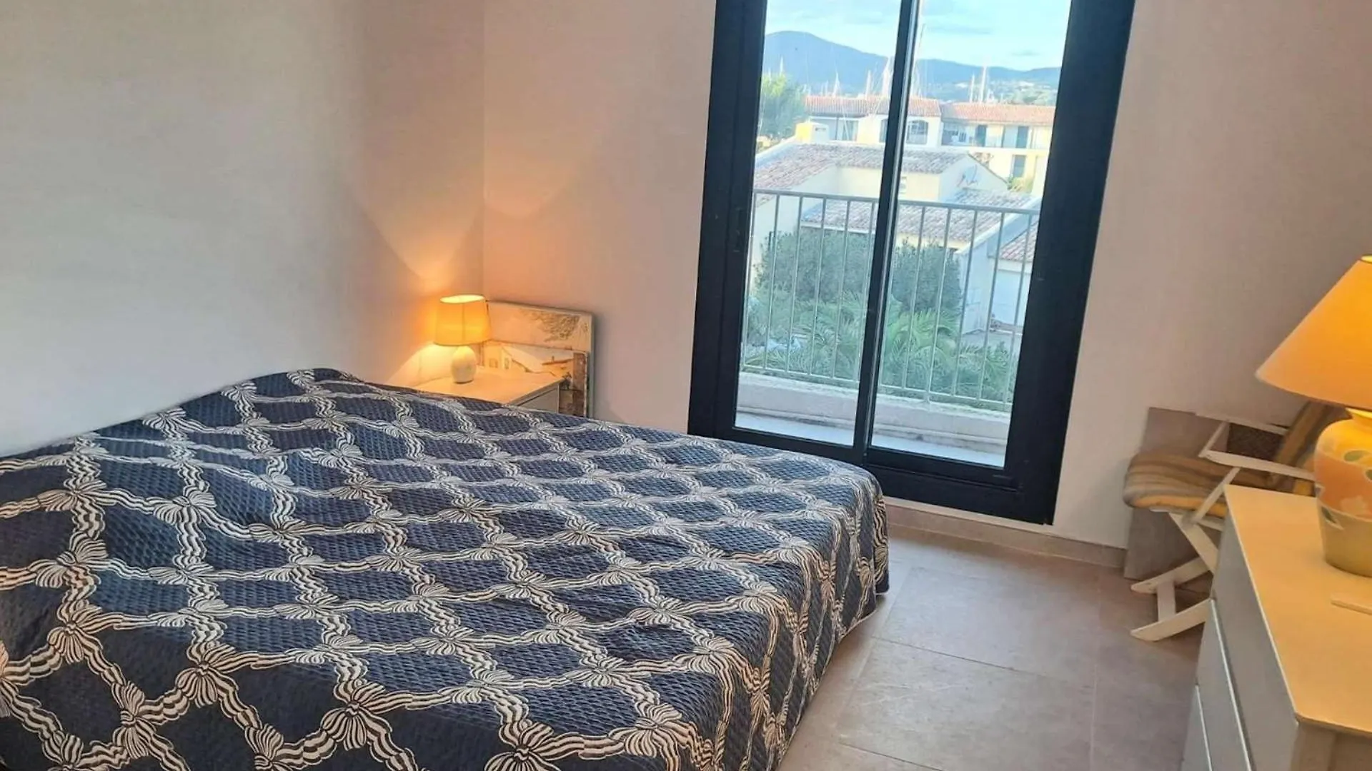 Daire Marcogdu- Proche De Saint-Tropez Appartement Pour 4 Personnes Avec Vue Sur La Marina Cogolin Fransa