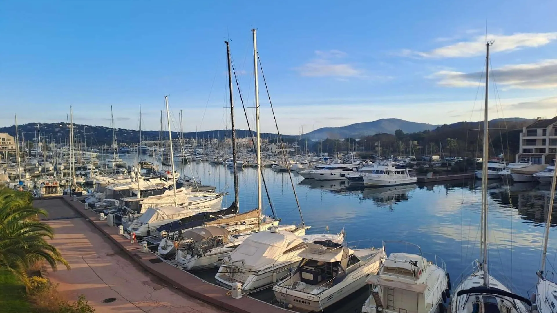 Marcogdu- Proche De Saint-Tropez Appartement Pour 4 Personnes Avec Vue Sur La Marina Cogolin 0*,